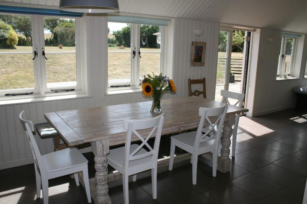 Greystone Cottage - Sea Views, Short Stroll To A Beautiful Sandy Beach Brook  Esterno foto